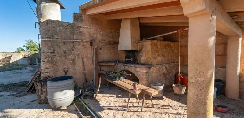 Rustic finca with its own well and mountain views in Llucmajor — photo 5