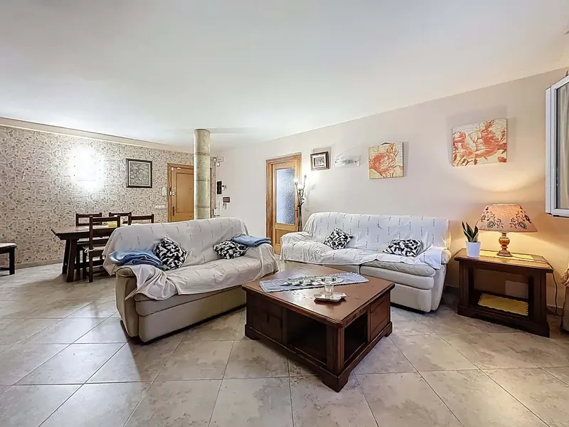 Imagine waking up every morning with the sea breeze caressing your window and the murmur of the Mediterranean just 400 meters away. This ground floor, — photo 11