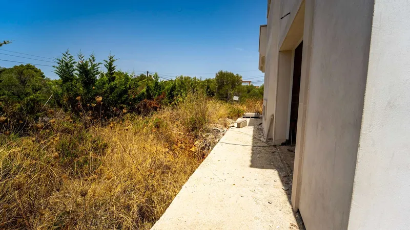 Contemporary villa in Cala Murada with privacy, spaciousness, great potential and project — photo 11
