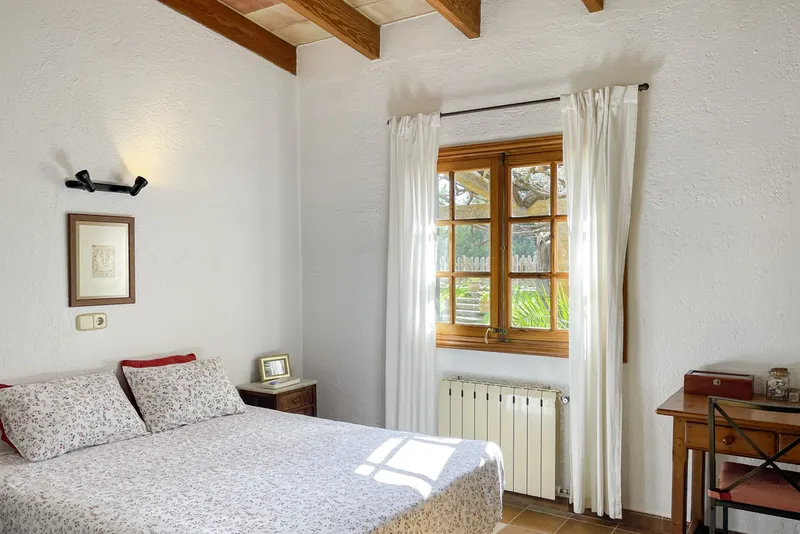 Charming Finca – Single-Level Living with 3 Bedrooms and Idyllic Plot — photo 9