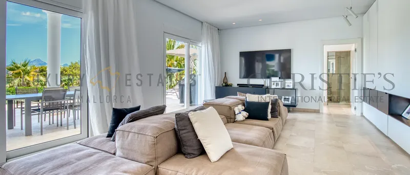 Modern Mediterranean villa in Santa Ponsa with sea views — photo 2