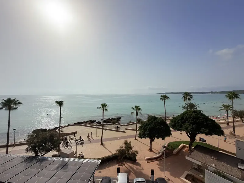 Exclusive apartment for rent on the seafront with spectacular sea views in Cala Millor — photo 11