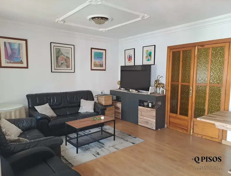 Sunny and spacious first floor, renovated property cared for down to the last detail — photo 11