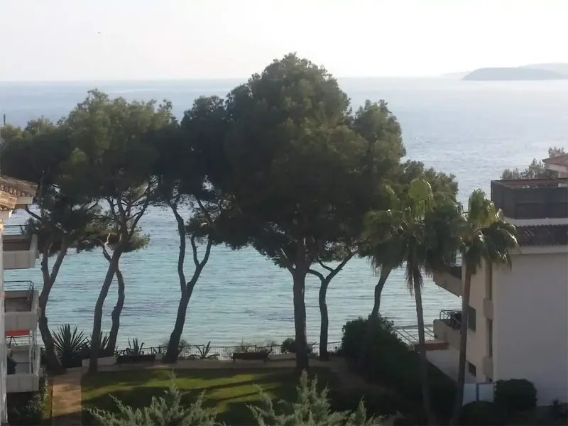 Very bright exterior penthouse of 110m usable, three bedrooms, two bathrooms and terrace with sea views, fully equipped. Independent heating — photo 1