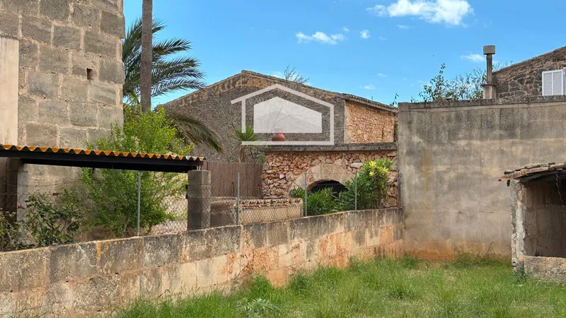 Buildable Urban Plot in Ses Salines - 229 m² with Potential for Residential Projects — photo 6