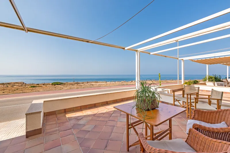 A unique opportunity: house on the seafront in Sa Ràpita with dreamlike views — photo 2