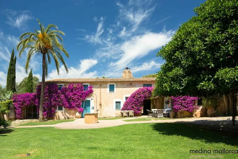 Beautiful finca with several buildings in Manacor — photo 1