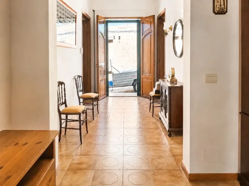 Village house with ample outdoor spaces and multiple possibilities in Felanitx — photo 1