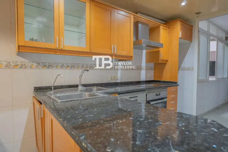 Apartment for sale in Palma de Mallorca, Balearic Islands, in the S’Escorxador area. A spacious and functional home with 153.00 m2 — photo 8