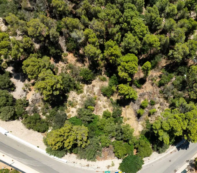 Building plot with panoramic views in sought-after residential area — photo 4