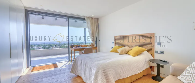 Contemporary villa in Sa Cabaneta with panoramic sea and mountain views — photo 11