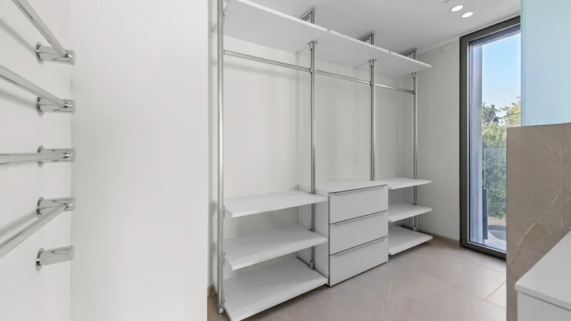 Fantastic new build apartment in Palma with sea and harbor views — photo 11
