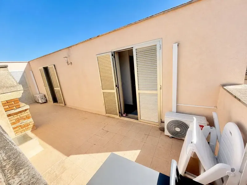 House in Mallorca offers this exclusive duplex of 198 m2 built, distributed over two floors, completely exterior, very bright and with — photo 2