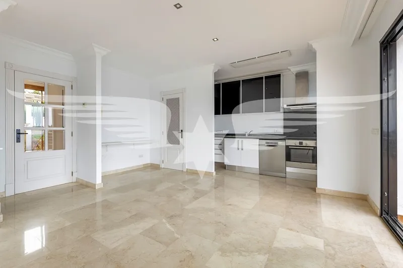 Badia Blava frontline villa in Mediterranean harmony — photo 4