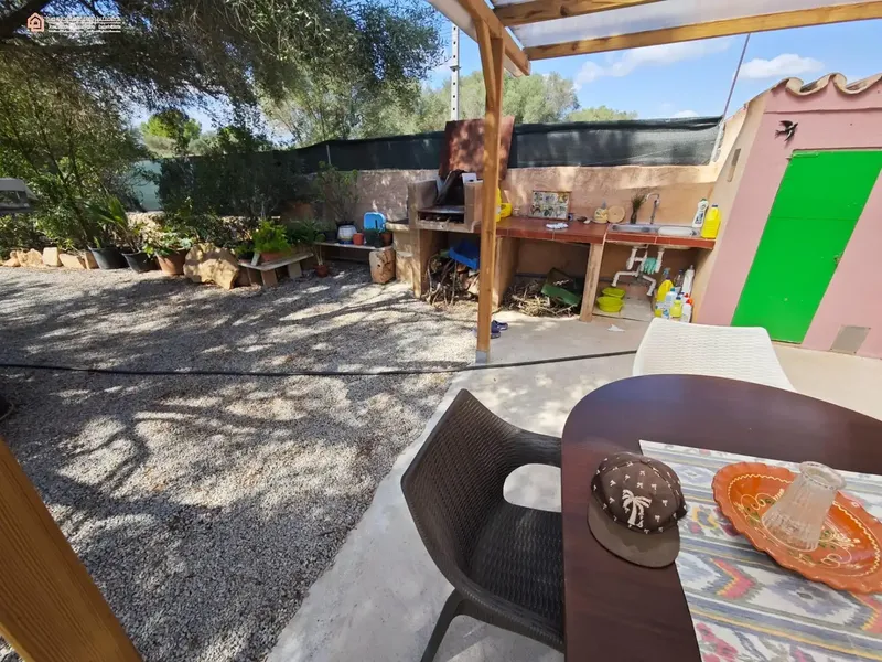 In the heart of southern Mallorca, just 8 km from the beaches of Es Trenc, Ses Covetes and Sa Ràpita, this rustic finca is located — photo 4