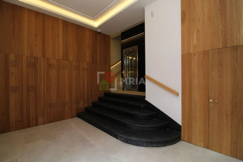 Building for sale on Avenida del Comte de Sallent – Las Avenidas, Palma de Mallorca — photo 6