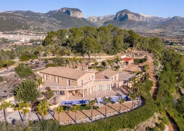 Country house in Alaró — photo 1