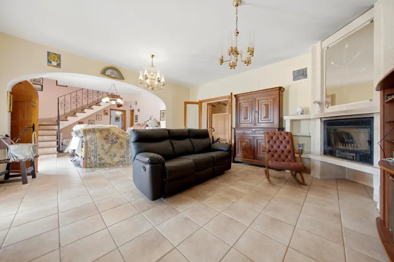 Chalet with pool — photo 10
