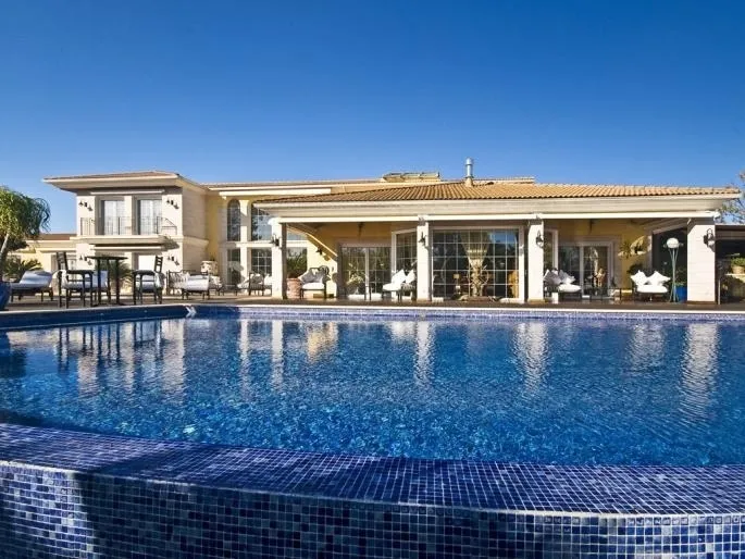 Exceptionally luxurious property nestled in a magnificent natural landscape, close to Palma City. — photo 3