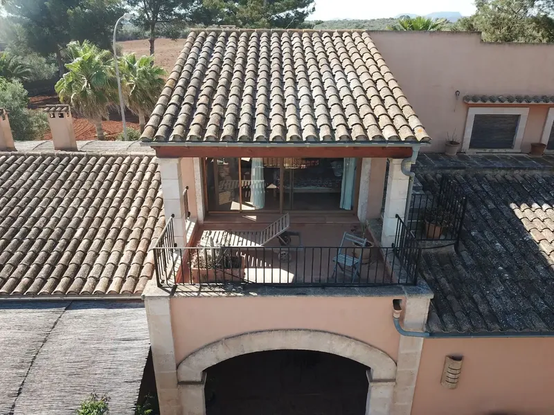 We present a unique opportunity to acquire a magnificent rustic estate of 86,000 m², located a few minutes from Sa Ràpita, in a — photo 5