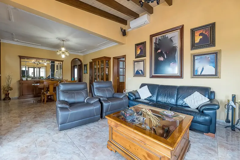 In the quiet area of Son Macià in Marratxí, this spectacular 170 m² detached house is for sale, all on one floor, very bright — photo 9