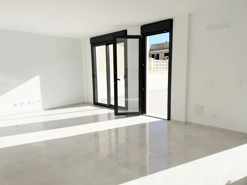 I. Vivienda de 2 habitaciones, con armarios empotrados, cocina office totalmente amueblada con electrodomésticos, 2 baños completos con mamp — photo 3