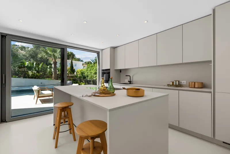 Modern villa in Santa Ponsa for sale with sea views, with vacation rental license! — photo 4