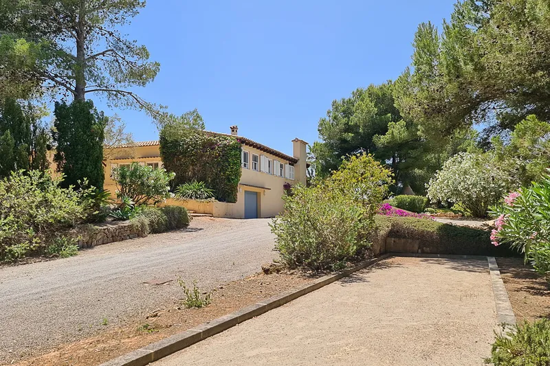 Exclusive Finca: Dreamlike Distant Views, Pool and Well-Kept Garden — photo 2