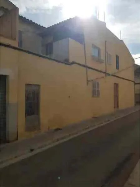 Old house and apartment in the center of Manacor, 190m² total — photo 1