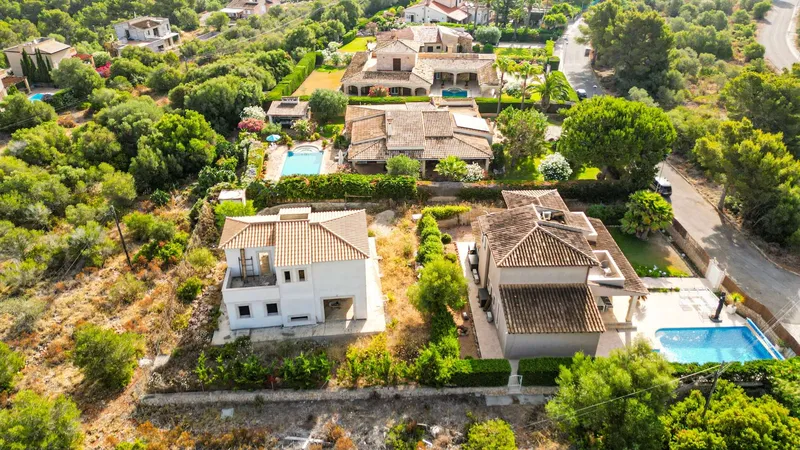 Contemporary villa in Cala Murada with privacy, spaciousness, great potential and project — photo 4