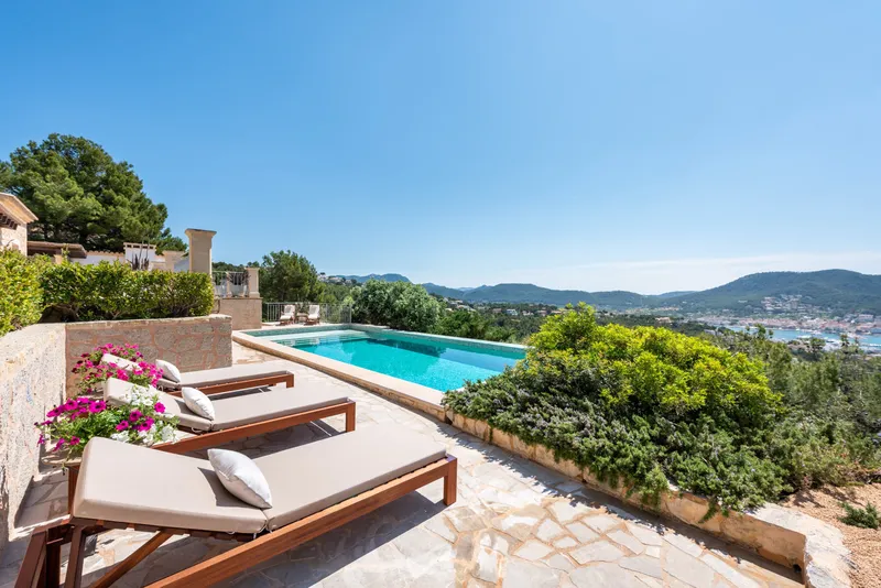 Luxury villa with panoramic views in Port Andratx for rent — photo 2