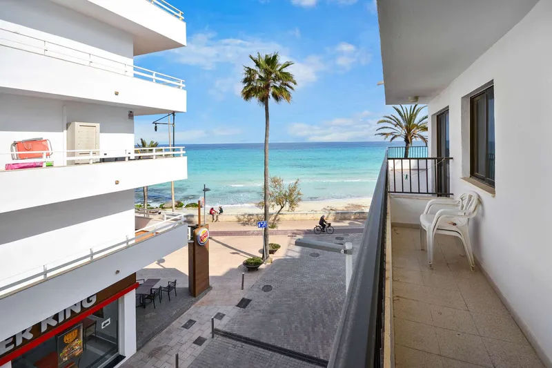 1,300 m² residential and commercial building with sea views for sale — photo 6