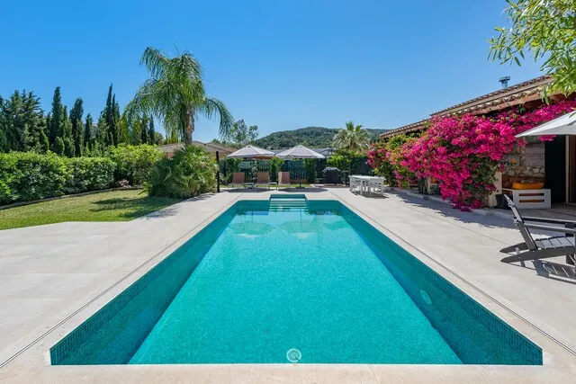 Renovated villa with heated pool for sale near Pollensa, North Mallorca — photo 1