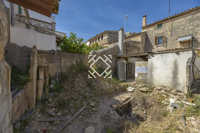 House with great potential for renovation for sale in Alcudia, Mallorca. — photo 6