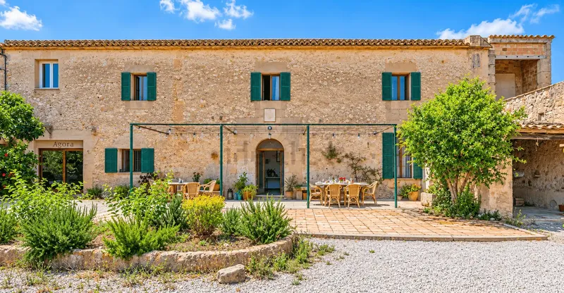 This exceptional historic estate (alquería) near Porreres offers, on a plot of approximately 68,920 m², a rare combination — photo 3