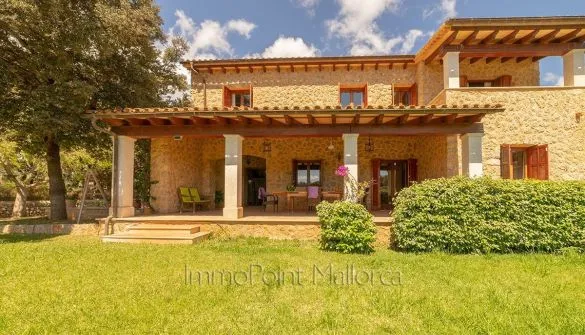Luxury villa in Selva — photo 1