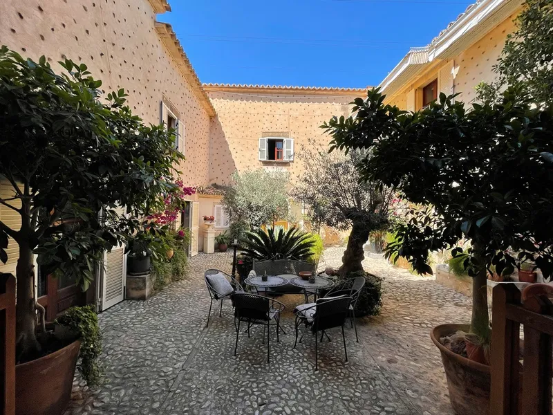 Historic 17th century country estate with 5 bedrooms and pool in Andratx — photo 1