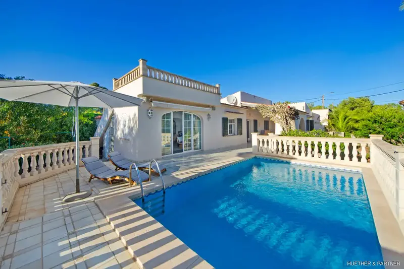 This house is situated on a large corner plot in one of the neighborhoods of Cala Murada. From the small rooftop terrace even ti — photo 6