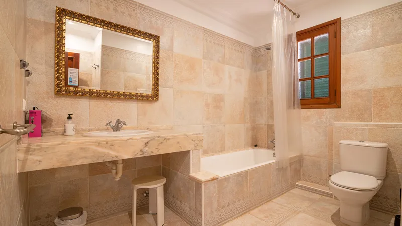 Magnificent country hotel in Sa Torre, near Llucmajor, with stables — photo 10