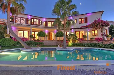 Representative luxury villa with sea views in sought-after location in Santa Ponsa near the new... — photo 1