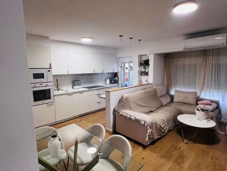 Flat / apartment for sale in Calle de Pere Joan Llobet, 8 — photo 1
