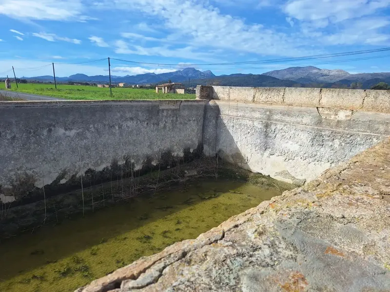 Rustic estate for sale with own well and irrigation pond, about 5,324 m2 of land and easy access next to the road — photo 5