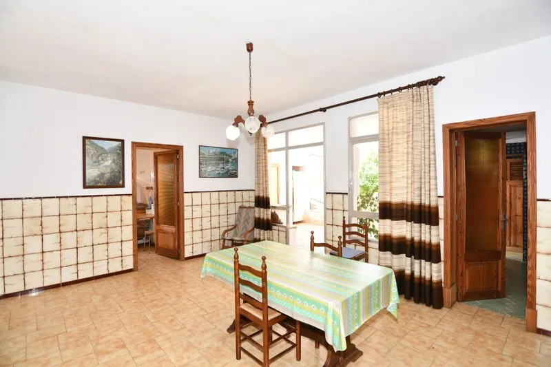 Town house with patio and possibilities of making an apartment on the first floor, in [...] — photo 10