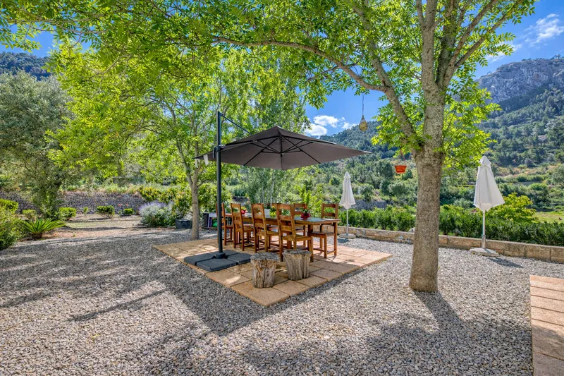 A secluded villa in Esporles, surrounded by the harmony of nature, space and authentic Mallorca — photo 5