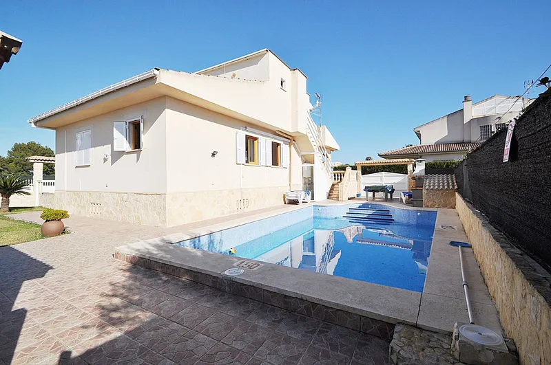 Detached house with tou... — photo 2