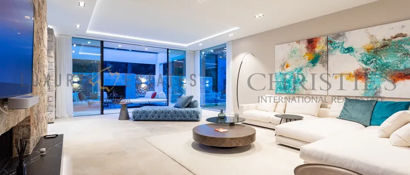 Modern newly built villa in Santa Ponsa near the harbor and beach — photo 2