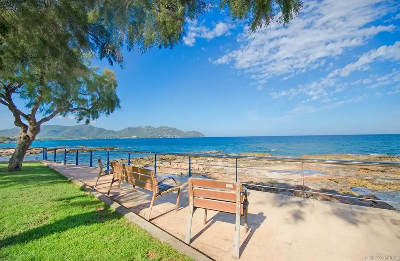 First occupancy after renovation: beautiful, small apartment for sale on the second sea line of Cala Bona, only 50 meters from the beach — photo 4