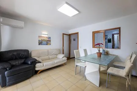 Flat in Llucmajor (S'Arenal) with 97 m² built surface, 8 m² terrace, 3 bedrooms, 1 bathroom, 130 m to the sea, lift — photo 3