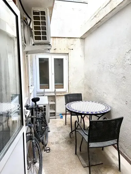Espacio en sótano de dos plantas con terraza. Cuenta con licencia de bar en funcionamiento, pero actualmente se utiliza como estudio. Ideal  — photo 6