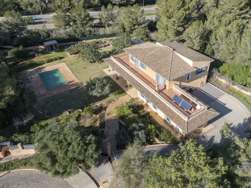 Spacious Mediterranean Villa for Sale in Santa Ponsa — photo 1